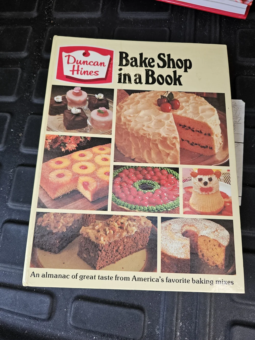 Vintage Duncan Hines Bake Shop in a Book Monthly Tabbed Cookbook 3-ring
